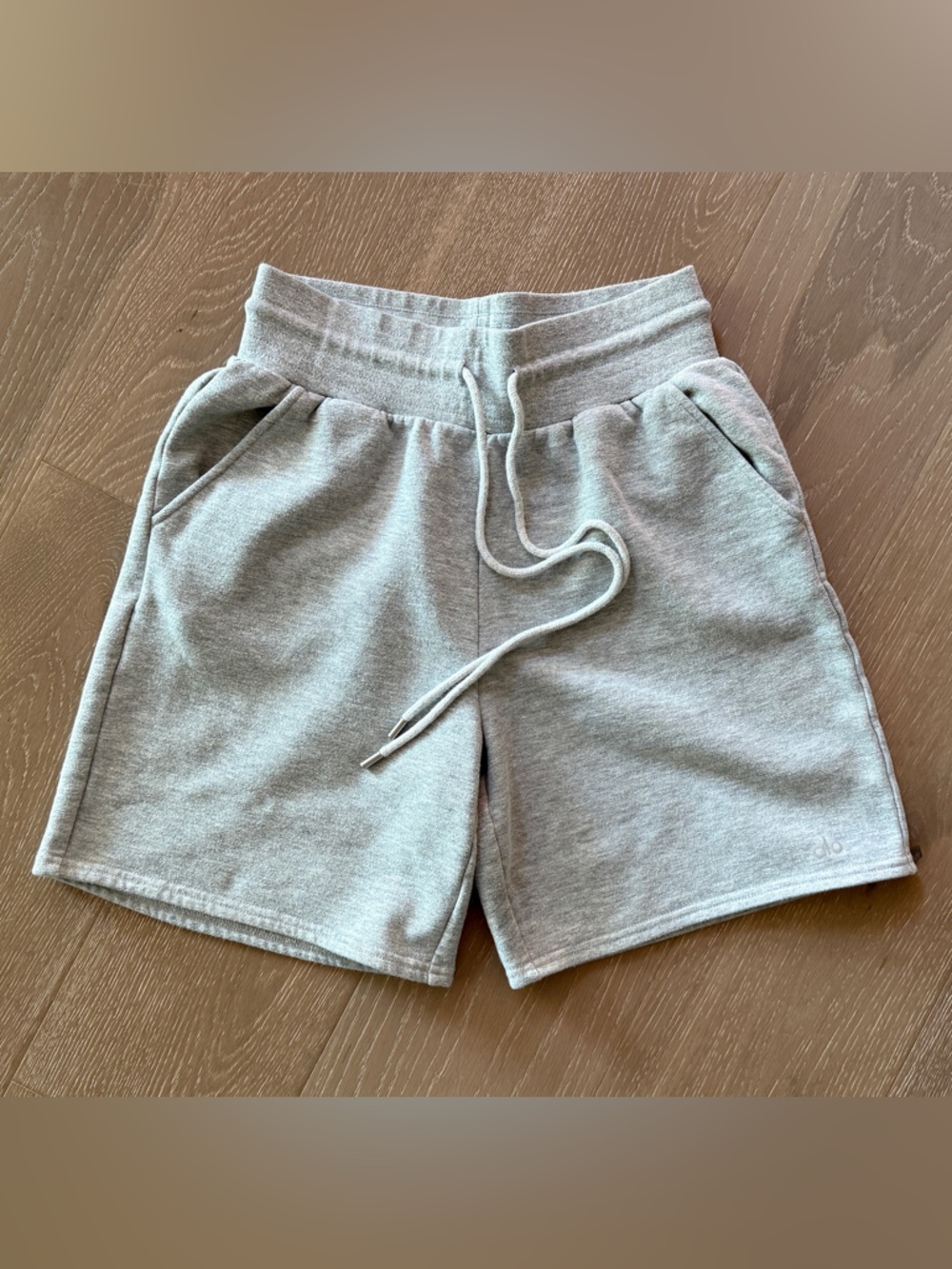 Alo Yoga High-Waist Sweat Shorts – Athletic Heather Grey, Size S